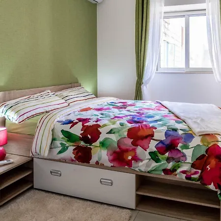 Designer 2 Bedroom With Pool Daire
